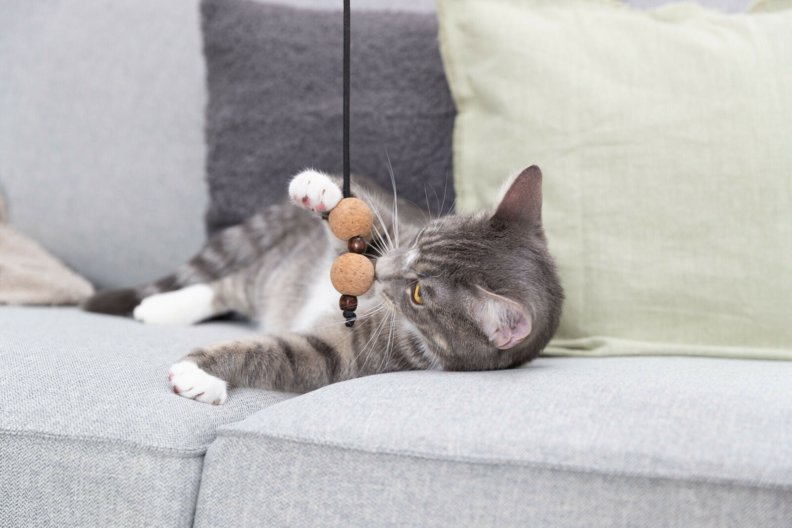 TRIXIE Canne à pêche avec balles CityStyle Jouet interactif pour chat 40cm Bois et Feutre